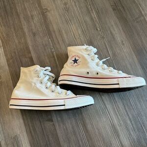 Converse All Star High-Tops Chuck Taylor in Cream